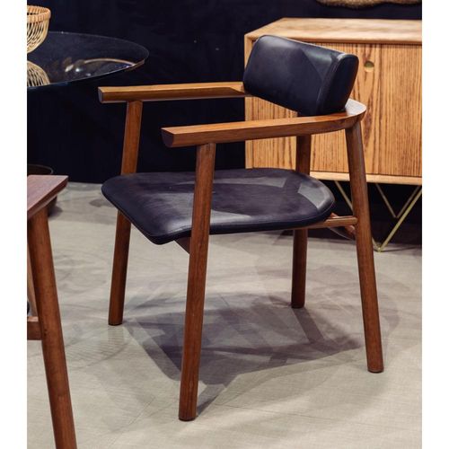 Cadeira Tramontina Maruja Ritmo em Madeira Tauari com Estofado Preto